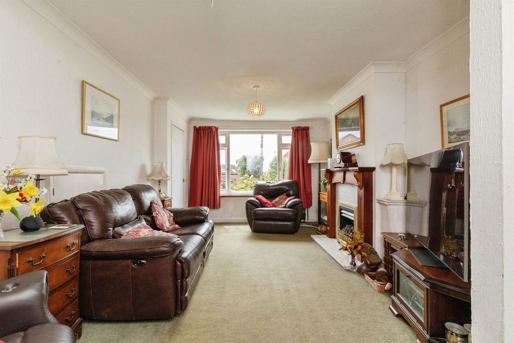 Property photo 2 of 20