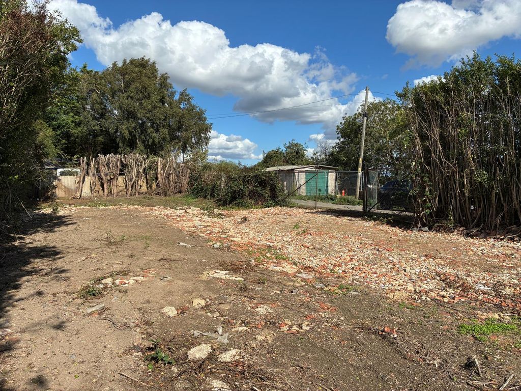 Property photo 2 of 3