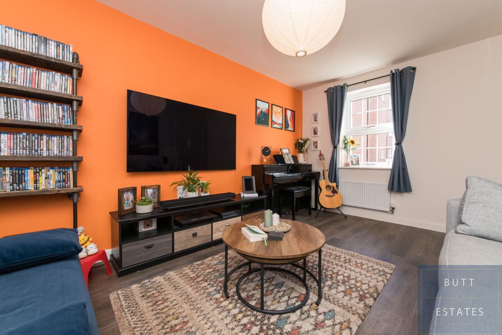 Property photo 2 of 11