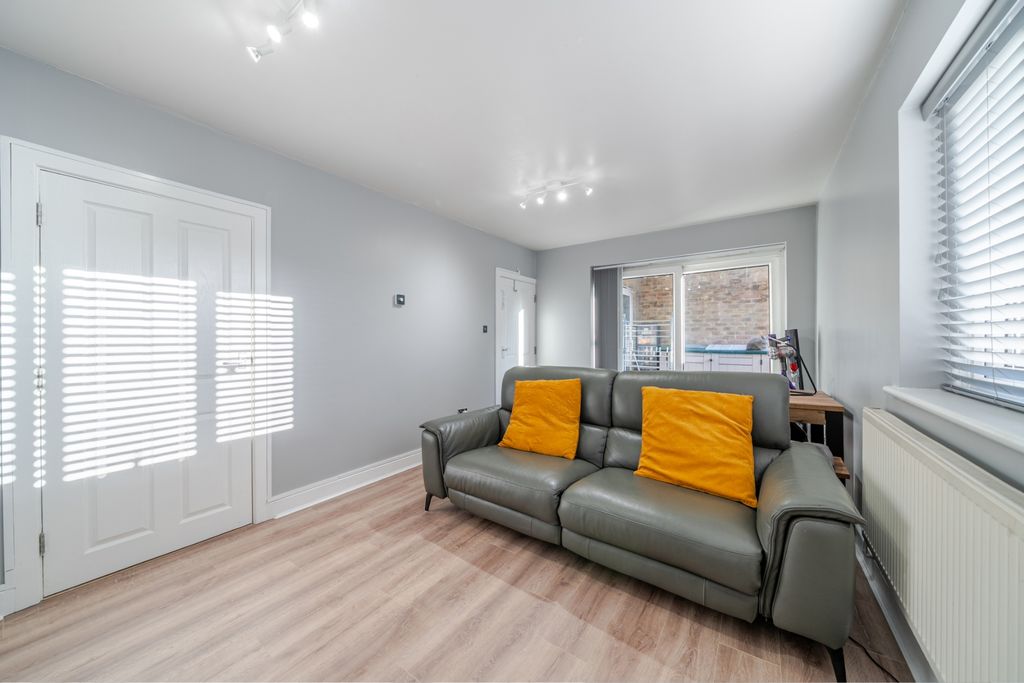 Property photo 3 of 15 Photo 10