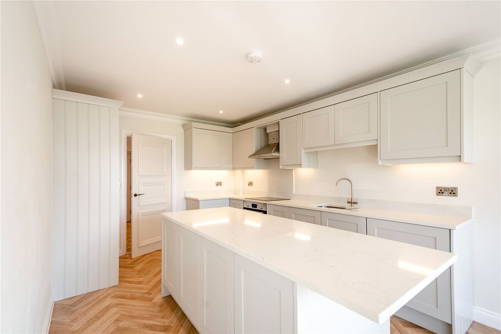 Property photo 2 of 13 Kitchen