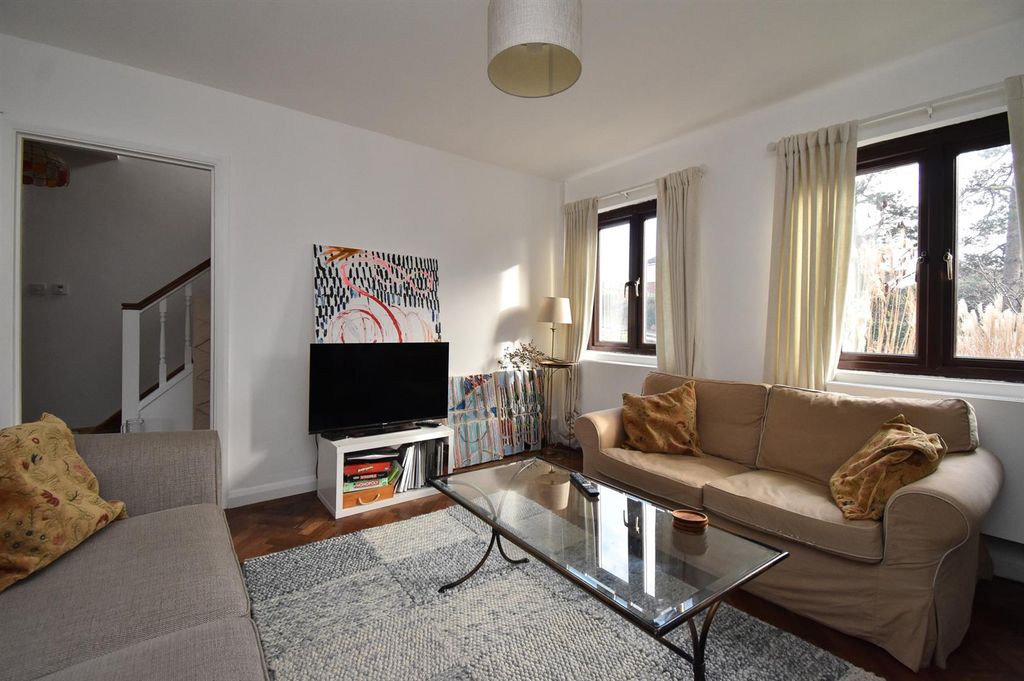 Property photo 3 of 22 Living Room