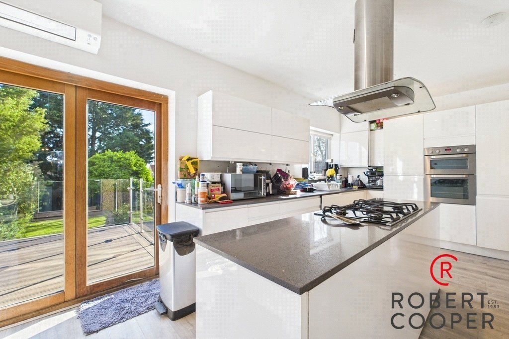 Property photo 3 of 12 Picture No. 02