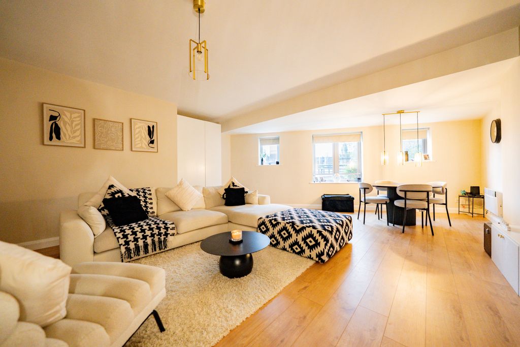 Property photo 1 of 19 Dsc01851