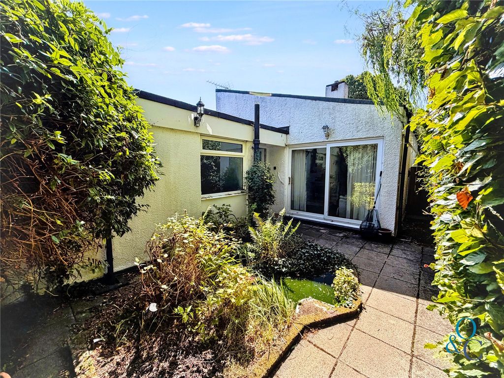 Property photo 1 of 19 Picture No. 05