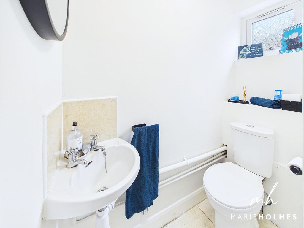 Property photo 3 of 18 WC