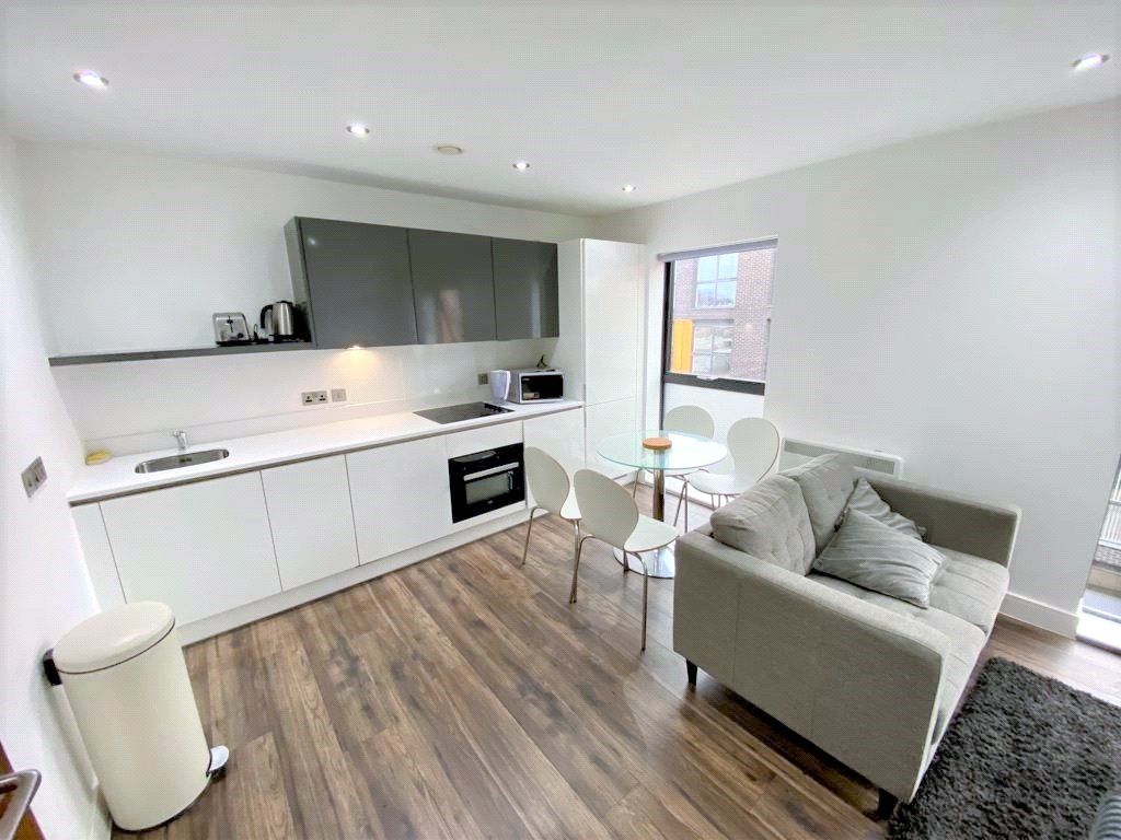 Property photo 3 of 9 Kitchen/Dining Area