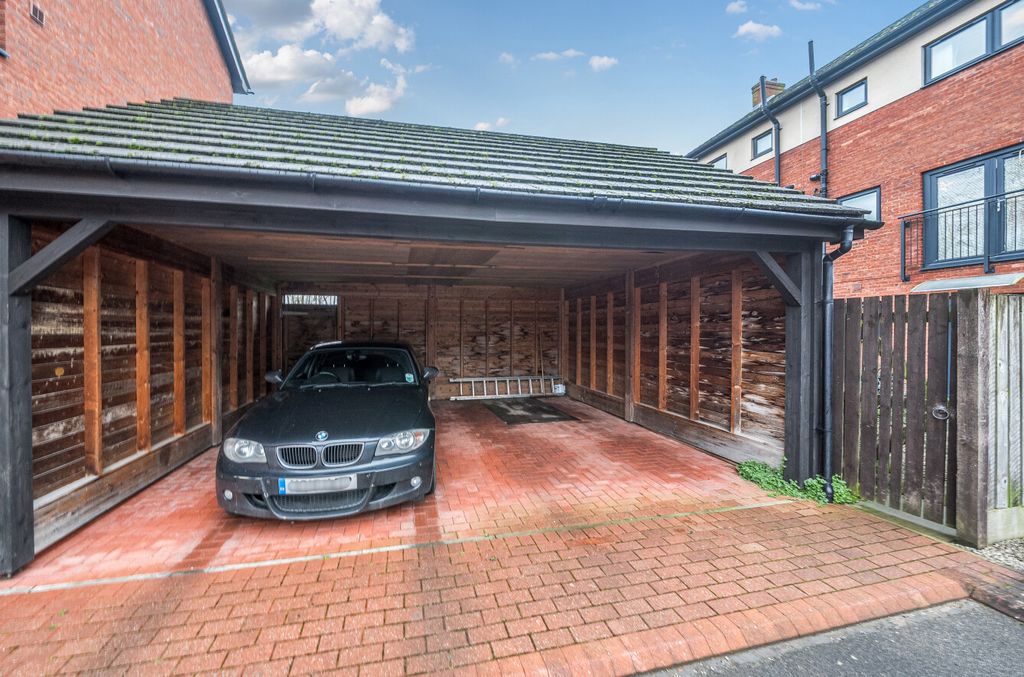 Property photo 2 of 22 1406017-3-698076E...