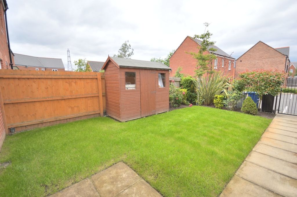 Property photo 2 of 11 Garden