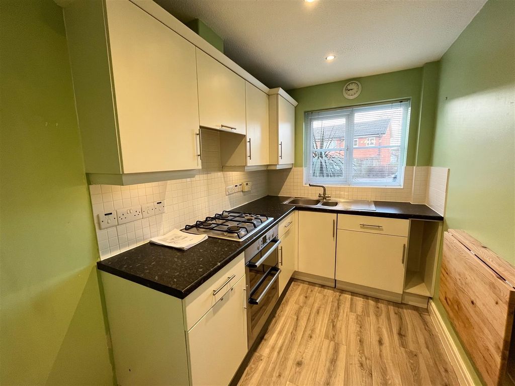 Additional image 6 of 2 bed flat to rentHowty Close, Wilmslow SK9