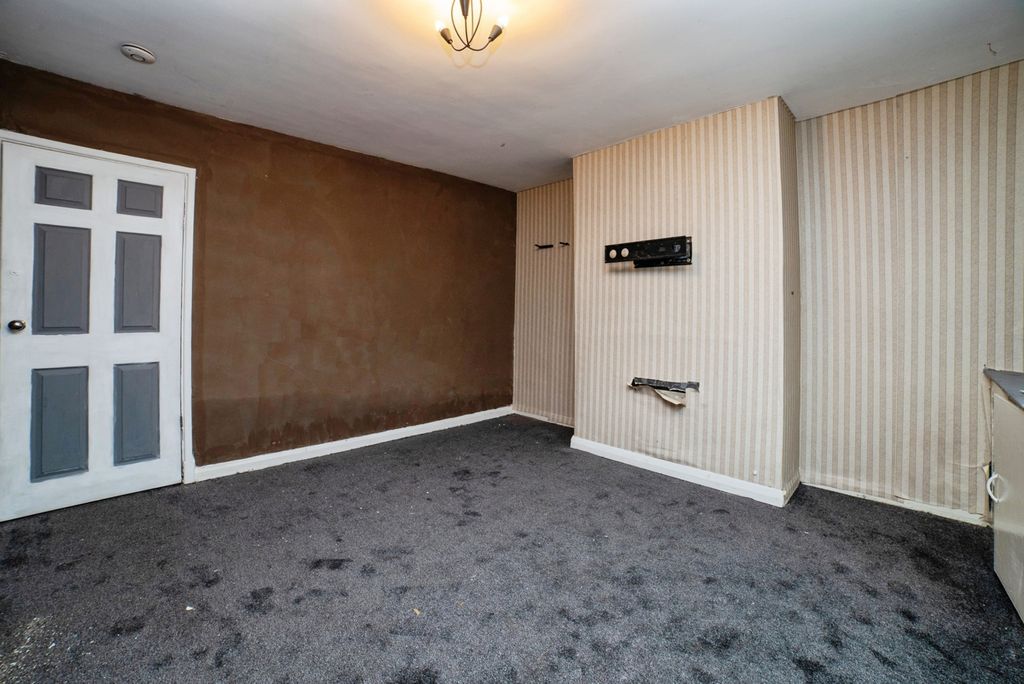 Property photo 2 of 17 Photo