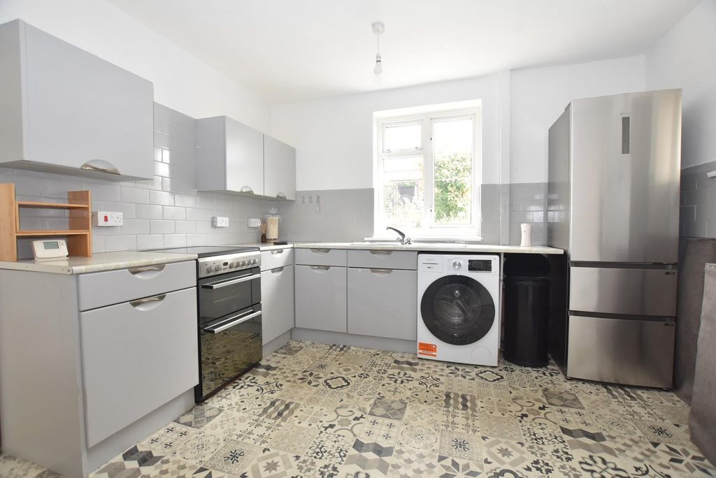 Property photo 2 of 18 Kitchen 1.Jpg