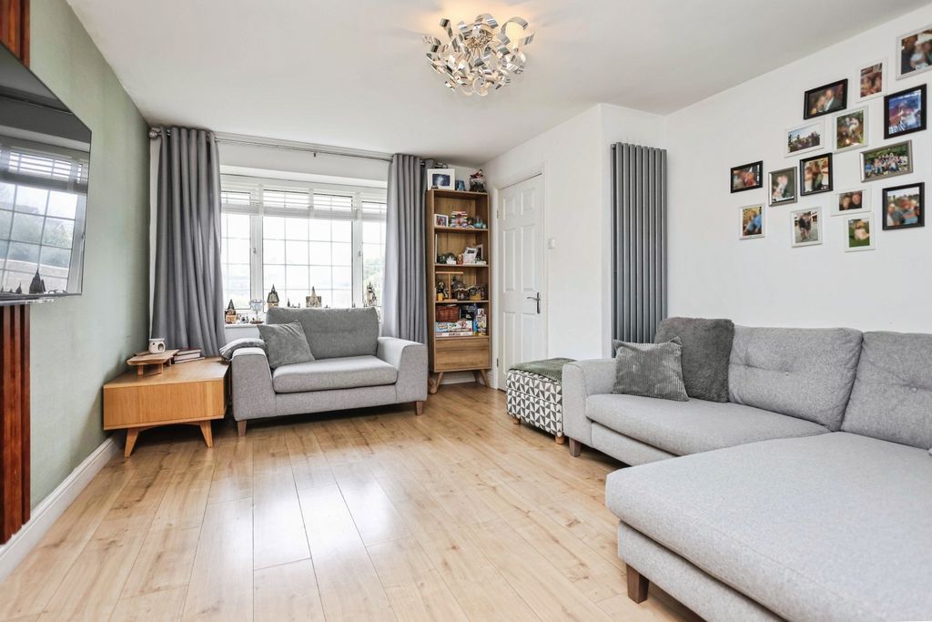 Property photo 2 of 19 8Arrowcroftarrowcroftdroitwichwr99Le-14