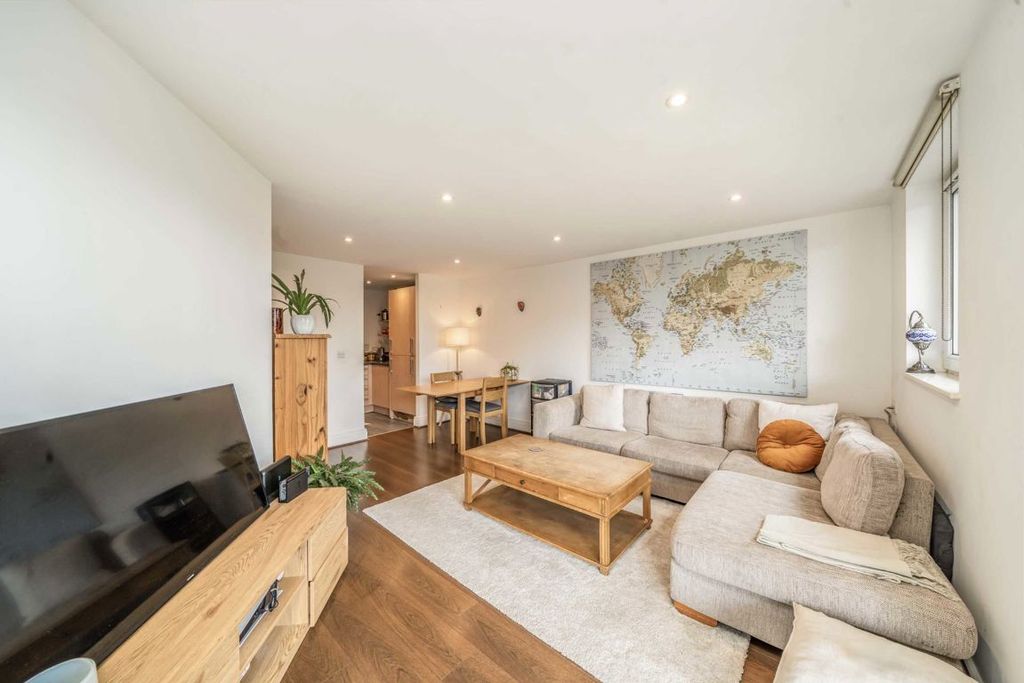 Property photo 3 of 7