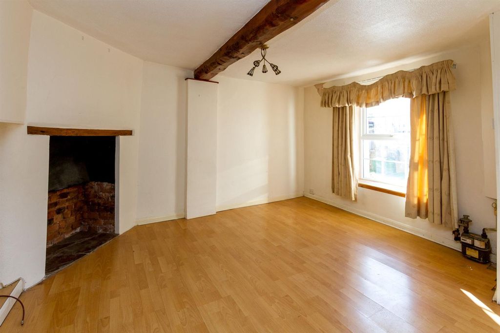 Property photo 2 of 6