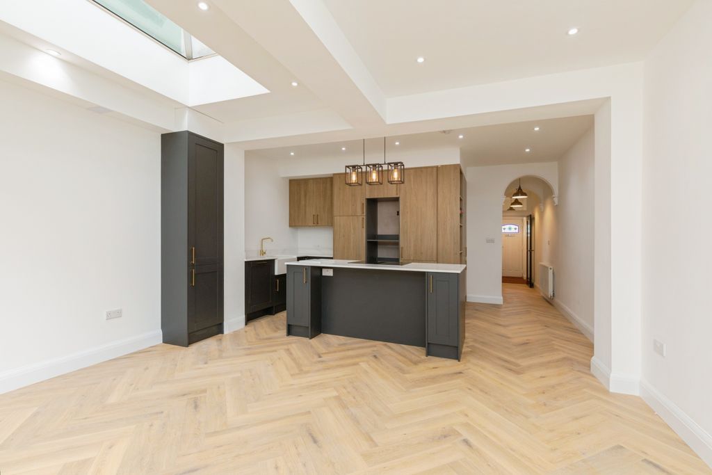 Property photo 1 of 20 Kitchen / Dining Room