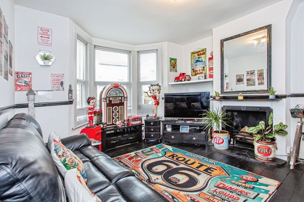 Property photo 2 of 17 Reception Room