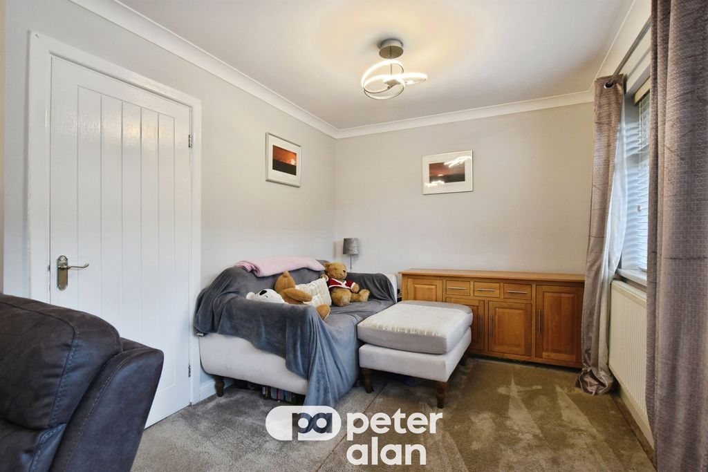 Property photo 3 of 24
