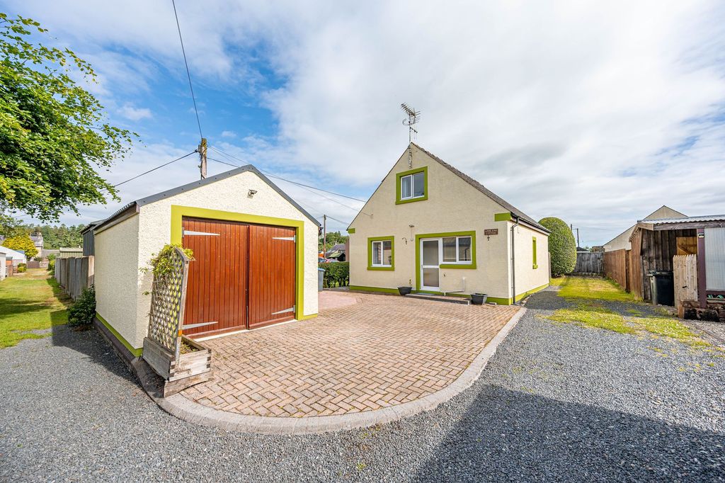 Property photo 1 of 18