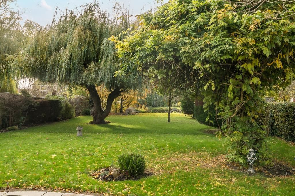 Property photo 2 of 30 Garden