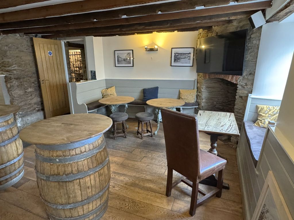 Property photo 3 of 13 Photo 6