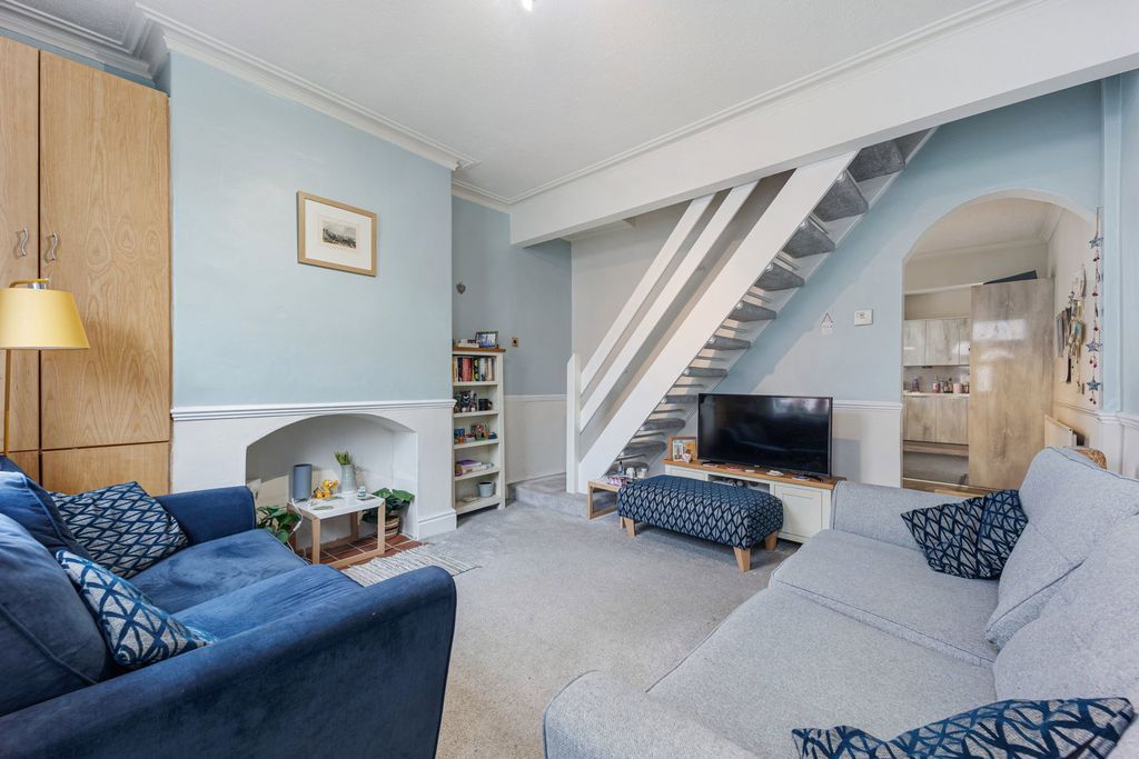 Property photo 3 of 20