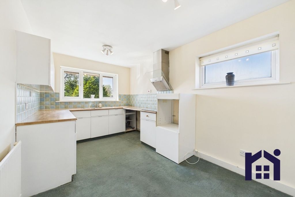 Property photo 3 of 15 Breakfast Kitchen