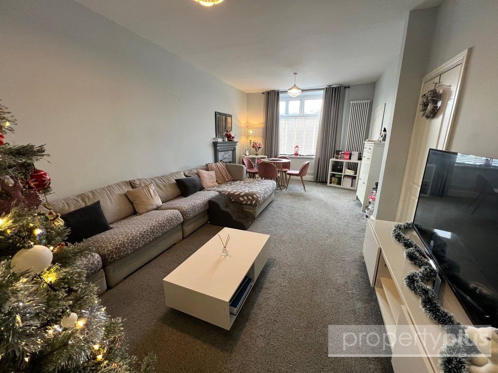 Property photo 2 of 17 Picture No. 16