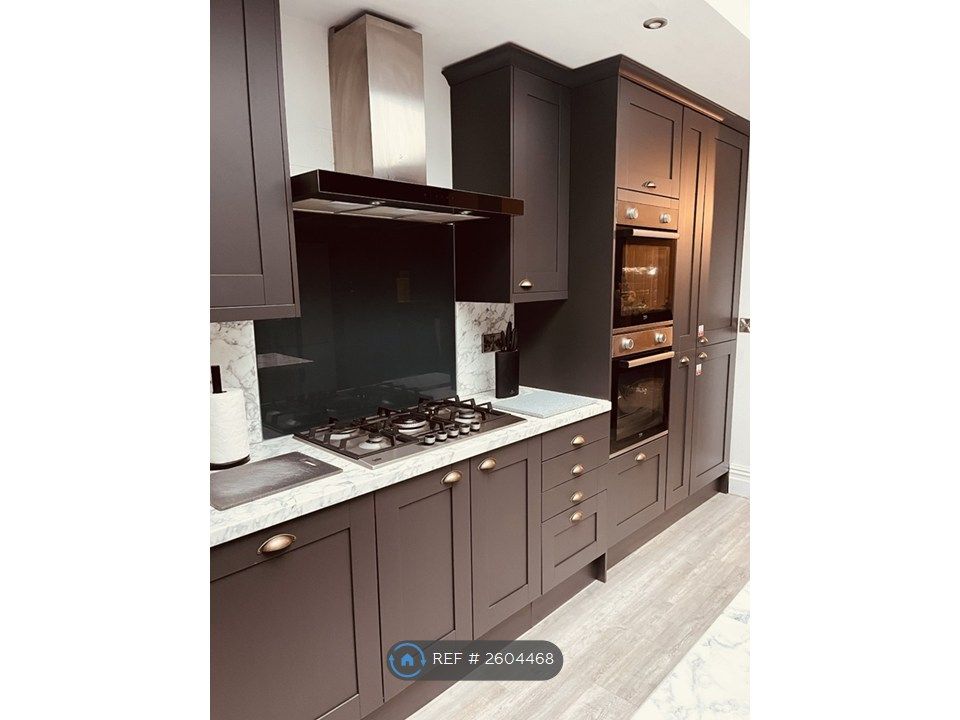 Property photo 3 of 35 Kitchen
