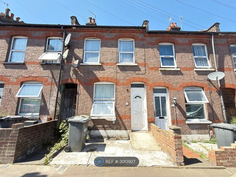 Property photo 1 of 8 Front