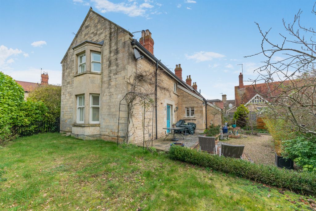 Property photo 1 of 19