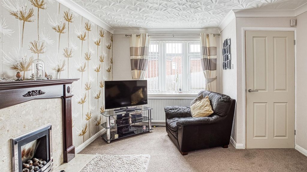 Property photo 3 of 14