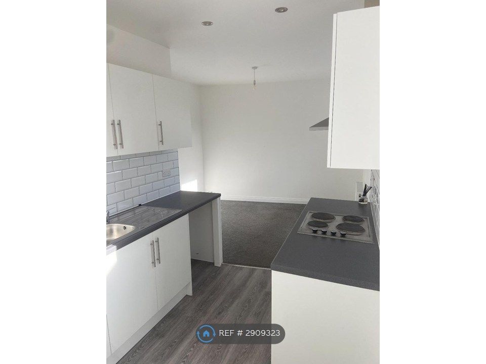 Property photo 1 of 5 Kitchen &amp; Lounge
