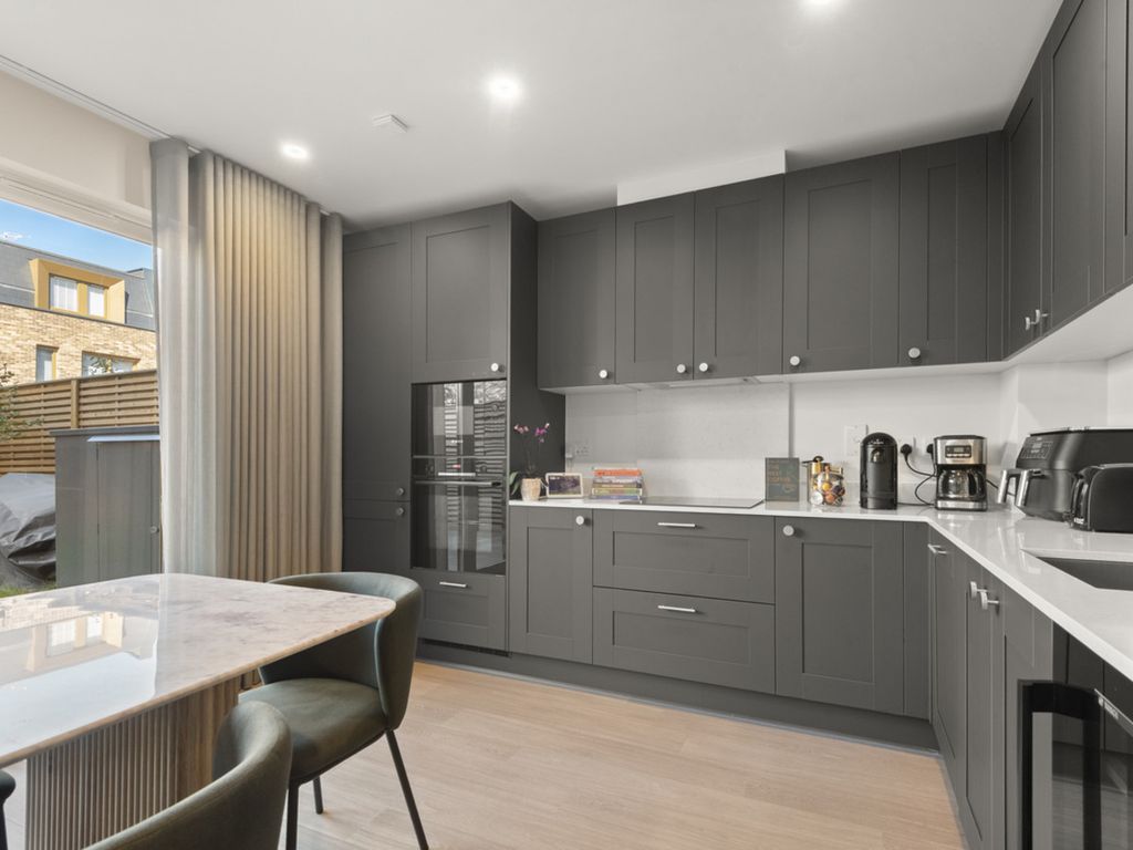 Property photo 3 of 18