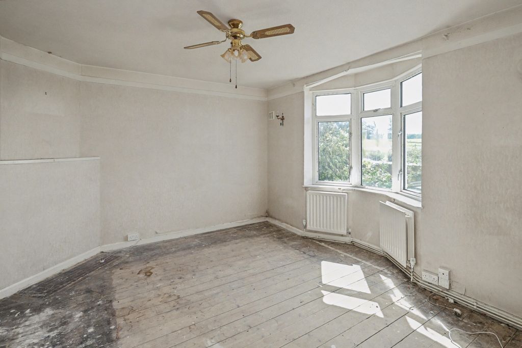Property photo 2 of 22 2 Police Cottages, St Albans Road, South Mimms, Potters Bar, En6 3Pj