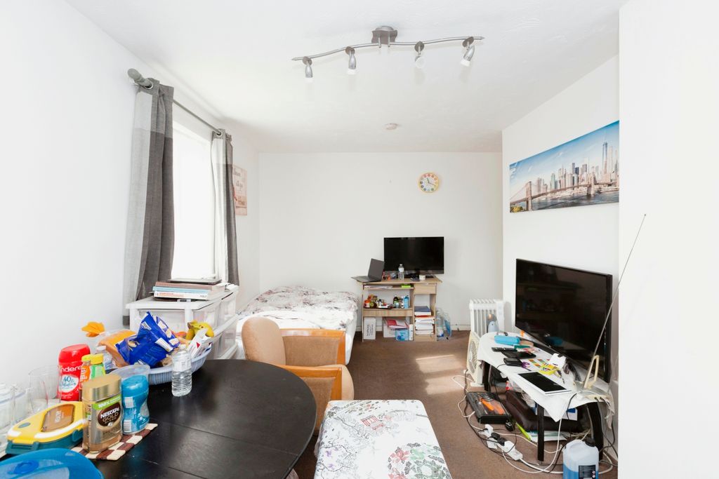 Property photo 3 of 15 Photography