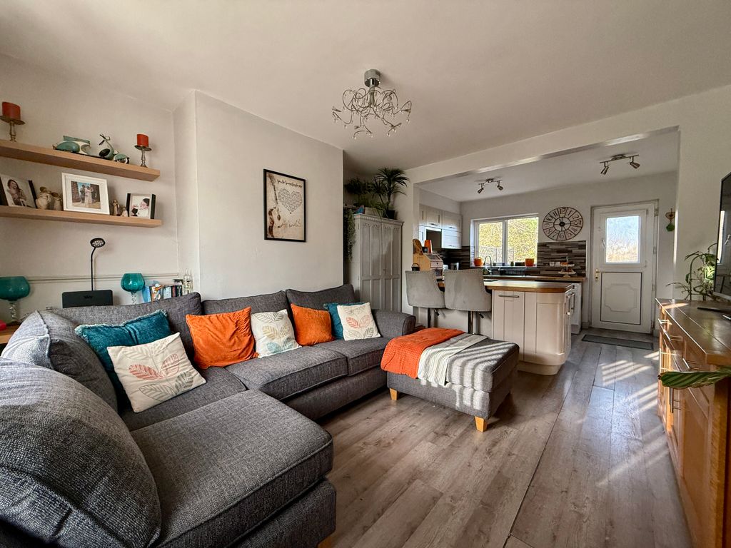 Property photo 3 of 17 Living Room