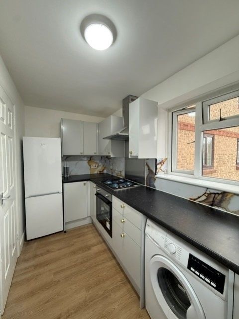 Property photo 3 of 8 4