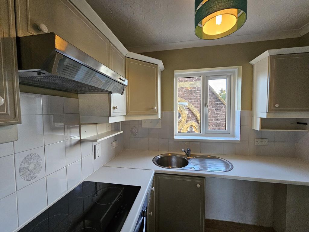 Property photo 2 of 4 Kitchen