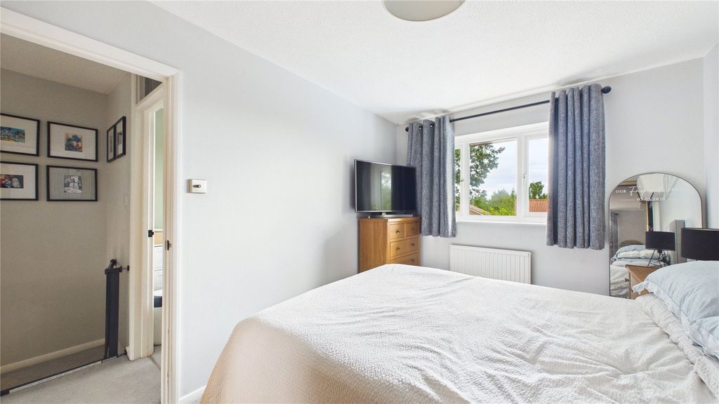 Additional image 16 of 3 bed terraced house for saleLightwater, Surrey GU18