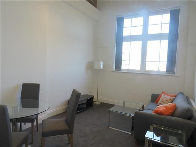 Property photo 3 of 10 Living Room