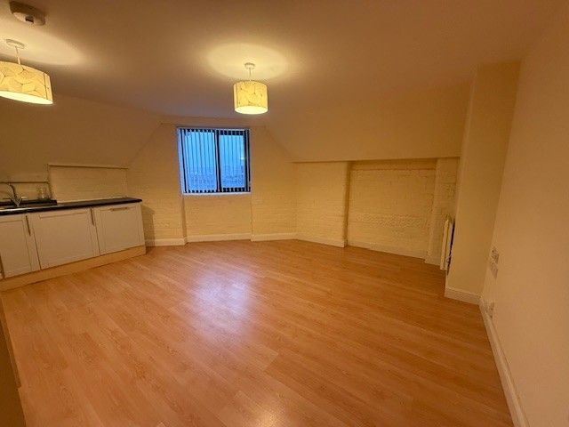 Property photo 2 of 7 Kitchen