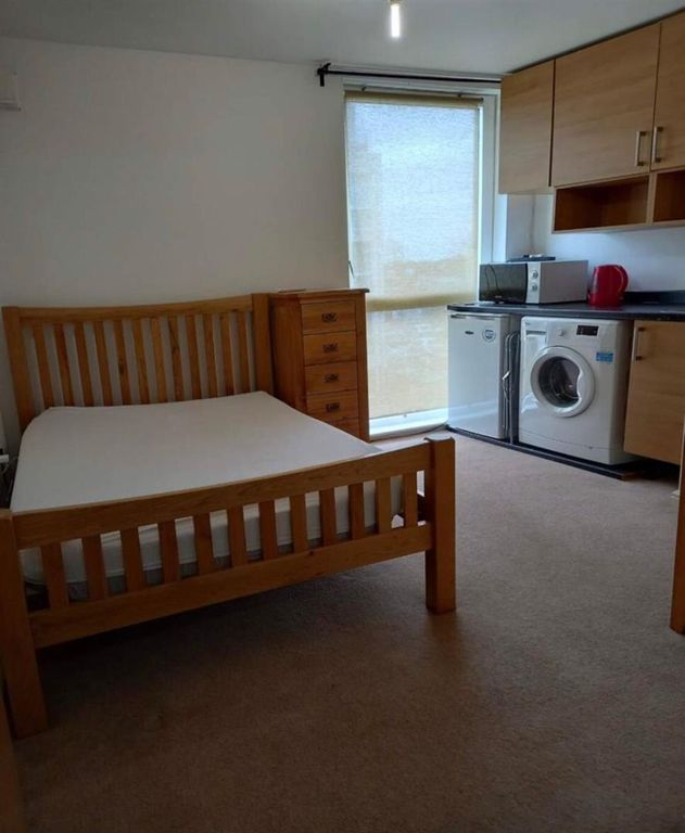 Property photo 3 of 5 Kitchen.Jpg