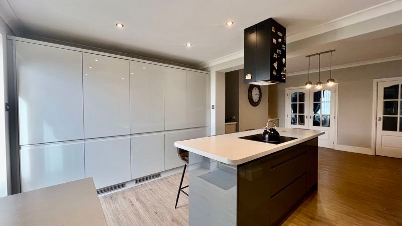 Property photo 3 of 20 Photo 9