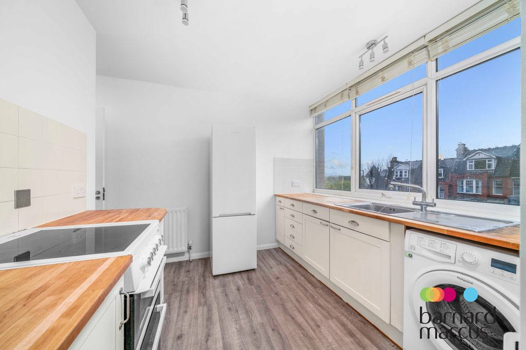 Property photo 1 of 14 Image