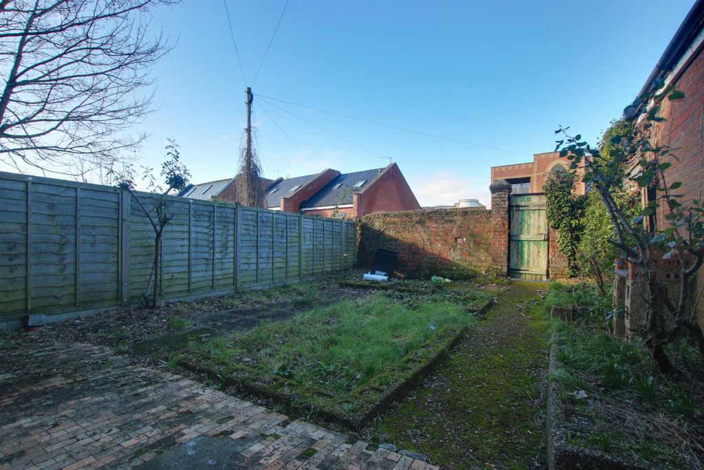 Property photo 2 of 2 Garden