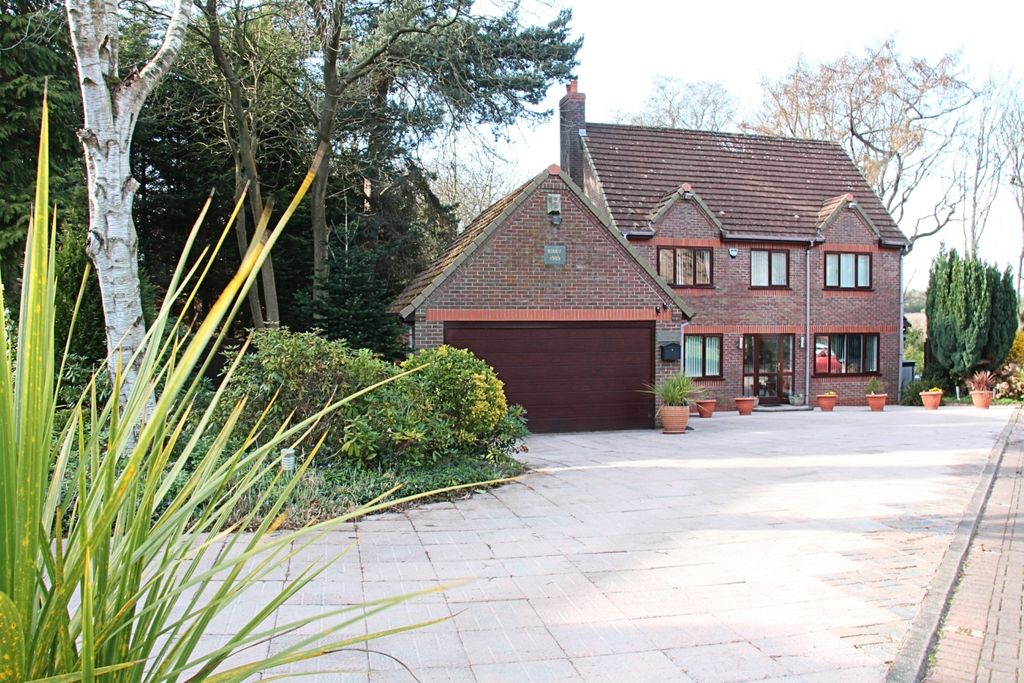 Property photo 1 of 28