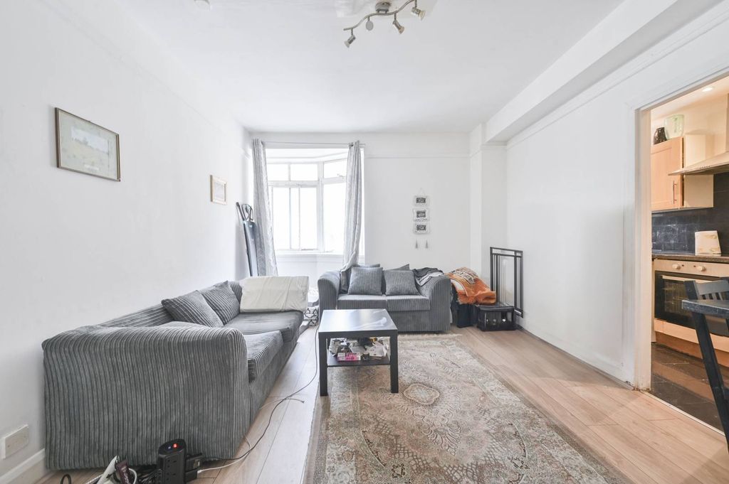Property photo 2 of 6