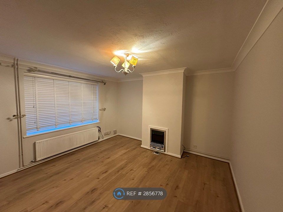 Property photo 2 of 15 Lounge