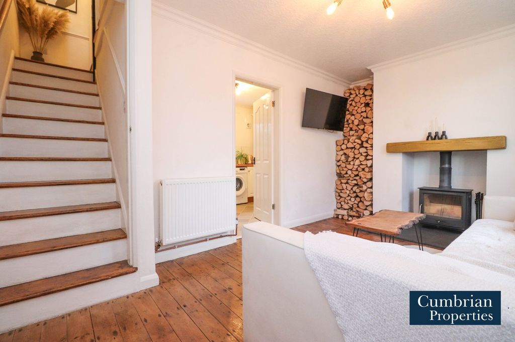 Property photo 3 of 18 Lounge